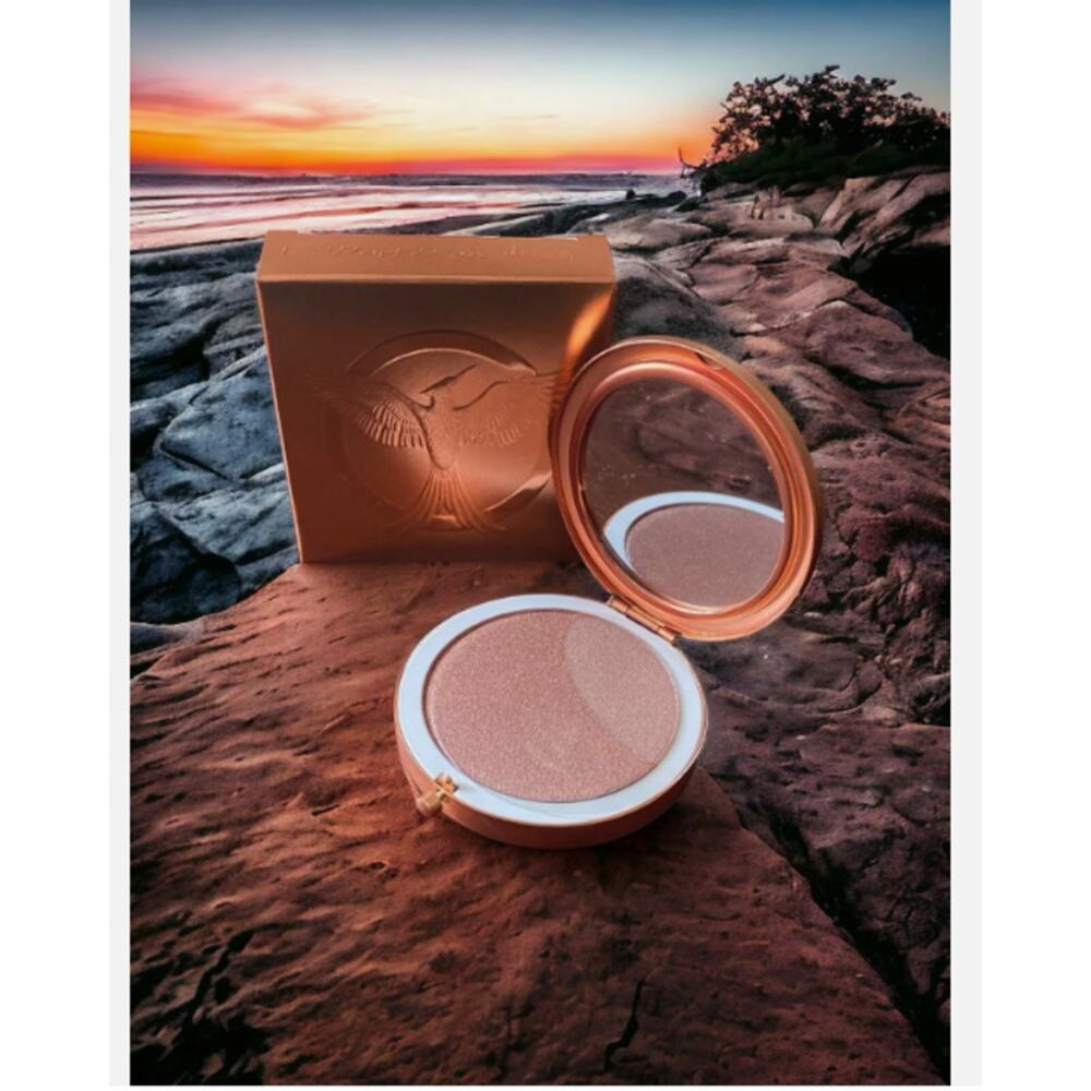 NIB Storybook Cosm Revolution Hunger Games Pressed Powder